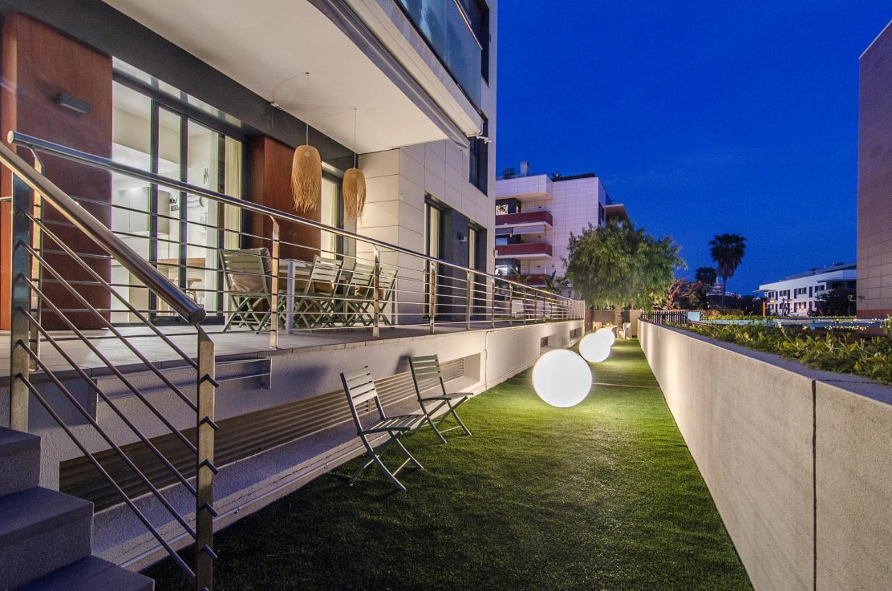 Sitges Spaces Garden Paradise 3 Bedroom, 3 Bathroom, Huge Private Garden-Terrace, Pool- Sleeps Up To 8 Exterior foto