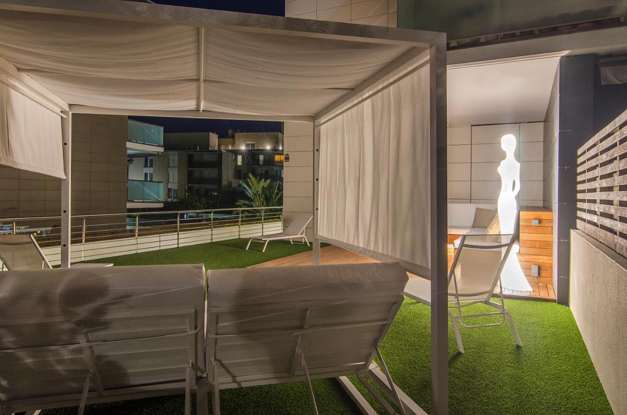 Sitges Spaces Garden Paradise 3 Bedroom, 3 Bathroom, Huge Private Garden-Terrace, Pool- Sleeps Up To 8 Exterior foto