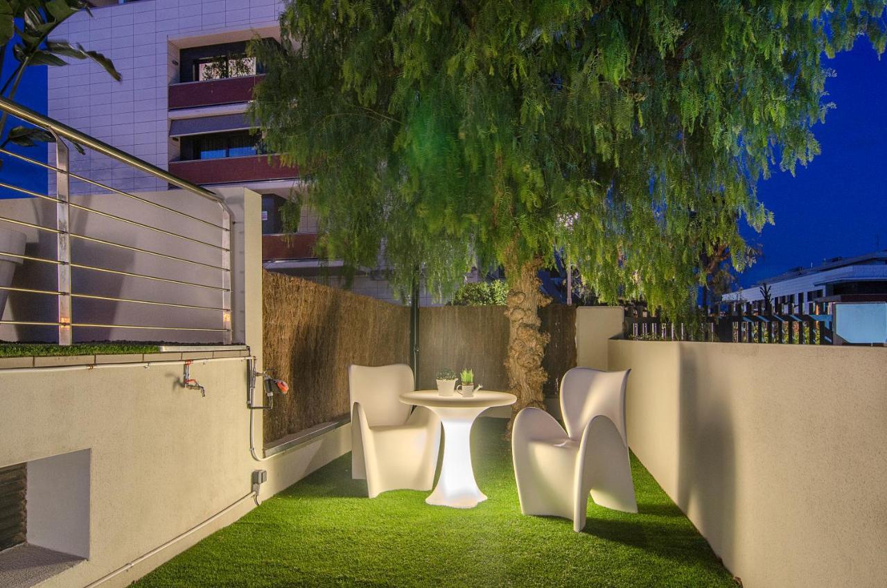 Sitges Spaces Garden Paradise 3 Bedroom, 3 Bathroom, Huge Private Garden-Terrace, Pool- Sleeps Up To 8 Exterior foto